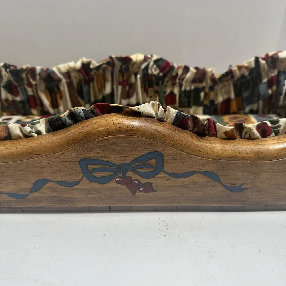 Vintage Wooden Sewing Basket Or Use As A Dolls Bed Girly‎ Chickens Bears Flowers